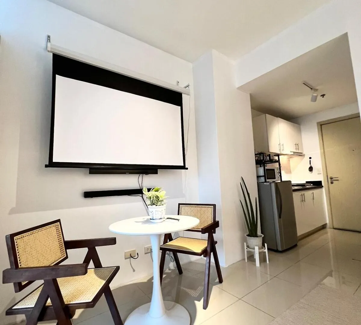 Jazz Residence T2 Rm 405 Homey Muji Inspired Staycation Big Screen Cinema Manilla